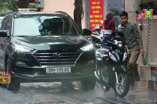 Rửa xe ngày Tết