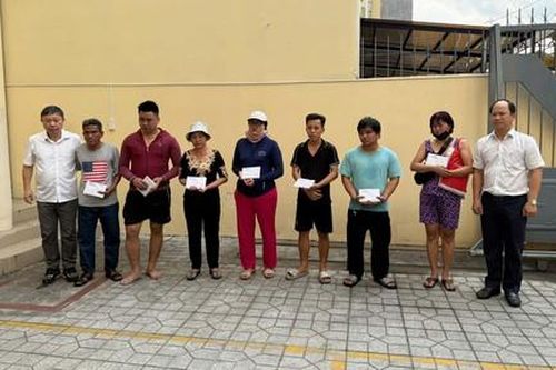 TPHCM: Thăm, động viên các hộ dân trong vụ cháy nhà chiều 30 Tết