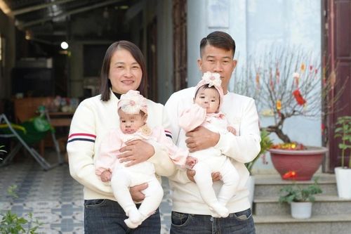 Tết đầu tiên có con của cặp vợ chồng hiếm muộn hơn một thập kỷ