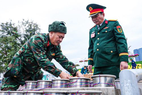 Cận cảnh trận địa pháo hoa Hà Nội, TP.HCM trước giờ khai hỏa đêm giao thừa