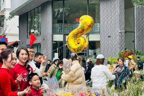 Không khí chiều 29 Tết tại quận Đống Đa