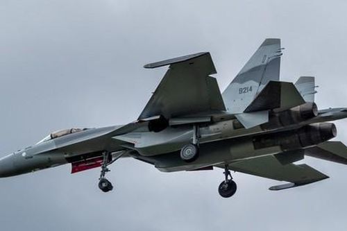 Iran chính thức bổ sung máy bay Su-35 Nga vào kho vũ khí