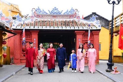Hội An ngập tràn sắc xuân