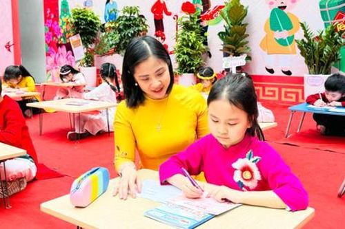Những ngày tốt để khai bút đầu năm Ất Tỵ 2025