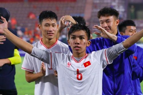 Bóng đá Việt năm Ất Tỵ: Chinh phục 2 vé World Cup