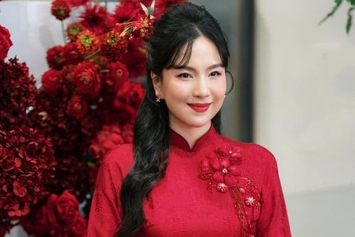 MC Mai Ngọc đăng ảnh bụng bầu