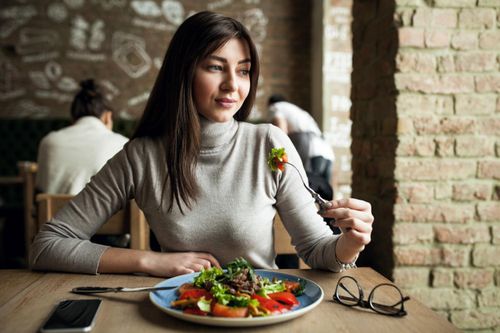 Bỏ thịt cá, cơ thể thay đổi thế nào khi ăn chay?