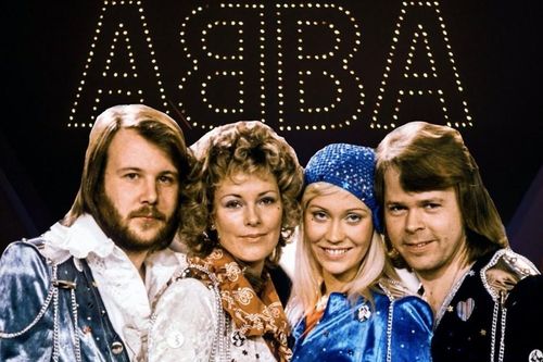 ABBA và những bản nhạc Tết quốc tế 'gây nghiện' cho năm mới 2025