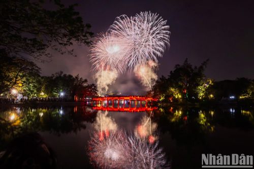 Tưng bừng đón Tết Nguyên đán Ất Tỵ 2025 nhiều nơi trên thế giới