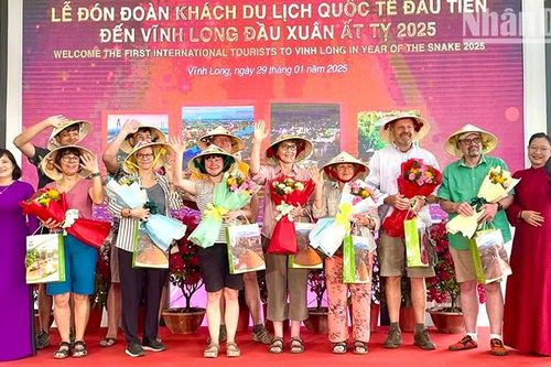 Vĩnh Long đón những vị khách du lịch quốc tế đầu tiên Xuân Ất Tỵ