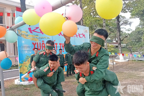 Sôi nổi các hoạt động vui xuân của người lính Thông tin 596