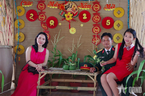 Tết này, hậu phương ra thăm tiền tuyến