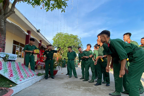 Sôi nổi các hoạt động vui xuân, đón Tết của bộ đội vùng biên giới Vĩnh Hưng, Long An