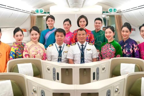 Hành khách đón tết trên độ cao 10.000m cùng Vietnam Airlines