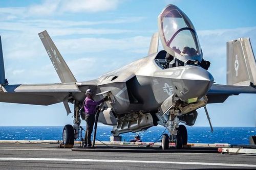 Siêu tiêm kích tàng hình F-35C, 'xương sống' của Hải quân Mỹ