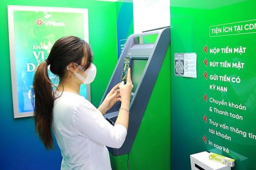 Bước ngoặt từ chính sách tín dụng và chuyển đổi số thúc đẩy ngành ngân hàng Việt Nam 2024