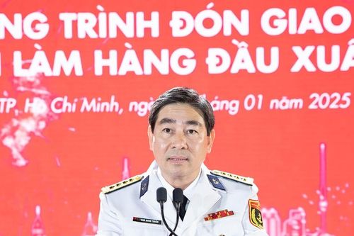 Tổng Công ty Tân Cảng Sài Gòn phát lệnh làm hàng đầu xuân Ất Tỵ 2025
