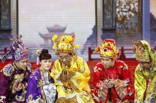 Xuyên đêm xếp hàng mua vàng, Nghị định 168 vào Táo Quân 2025