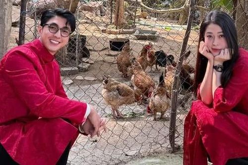 Hoa hậu Mùng 1 Tết: Thùy Tiên đón Giao thừa cùng bố, Phương Nga chụp ảnh ngoài chuồng gà