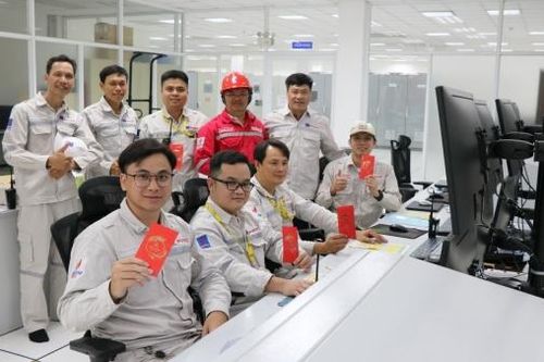 Tuổi trẻ dầu khí đón Xuân trên những công trường, nhà máy