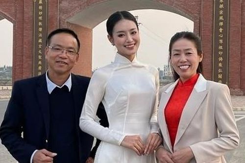 Tết khó quên của á hậu Bùi Khánh Linh