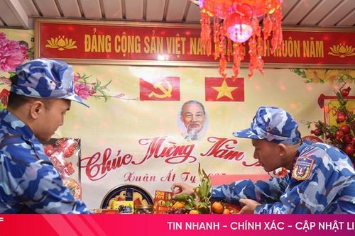 Những người lính đón Tết giữa trùng khơi