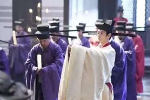 Người xưa nói: 'Ngàn người kiếm tiền, không bằng một người ngủ yên', người ngủ yên ở đây là ai?