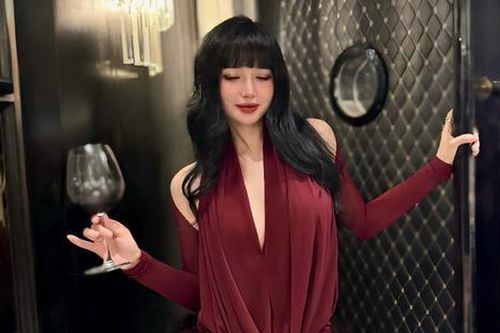 Những sao nữ tuổi Tỵ thành công nhất nhì showbiz Việt