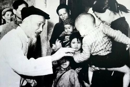 Xuân về nhớ chuyện Bác Hồ chúc Tết đồng bào