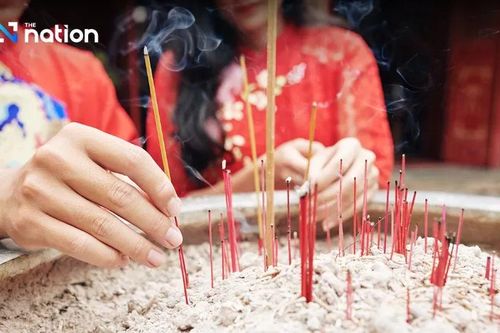 Thái Lan kêu gọi đốt nhang, vàng mã online để chống ô nhiễm không khí