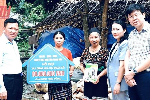 Quan Sơn huy động nguồn lực 'an cư' cho hộ nghèo