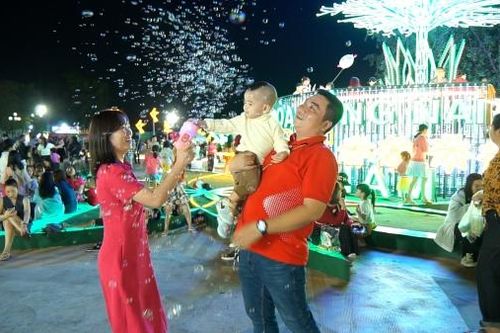 Người dân Biên Hòa háo hức đón chờ pháo hoa đêm giao thừa