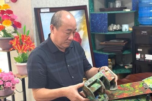 Đầu năm gặp gỡ người đàn ông ở Đồng Nai 'quyết không bỏ phí', biến rác thải thành tiền