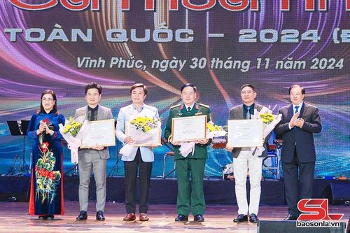 'Tổ chim bên sườn núi' - Thăng hoa nghệ thuật
