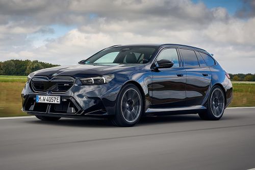 BMW M5 Touring 2025: Hiệu suất xe đua, thiết kế táo bạo