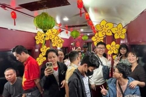 Chuyến tàu Xuân - sản phẩm du lịch hút khách dịp Tết Ất Tỵ