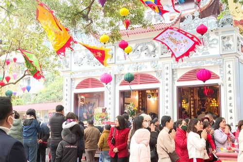 Đi lễ đầu năm- nét đẹp văn hóa của người Việt