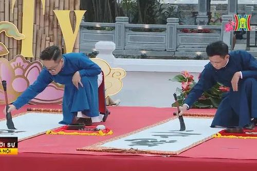Hà Nội rộn ràng hoạt động chào xuân