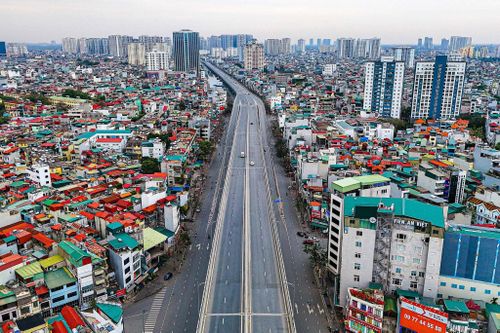 Hà Nội vắng lặng, yên bình trong sáng mùng 1 Tết