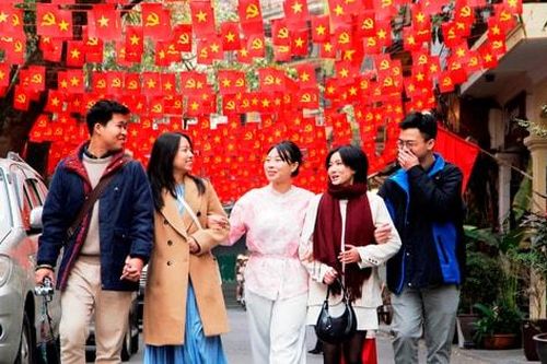 Hà Nội nên thơ trong sáng mùng 1 Tết