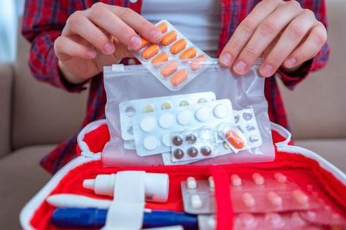 Loại thuốc nào nên có trong hành lý du Xuân?