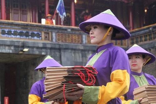 Chuyện triều Nguyễn làm lịch
