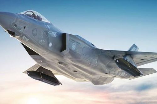 Khoảnh khắc máy bay F-35 Mỹ rơi và phát nổ ngay tại căn cứ không quân