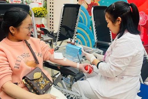 Những người chọn hiến máu sáng Mùng 1 Tết Ất Tỵ để 'trao đời sự sống'