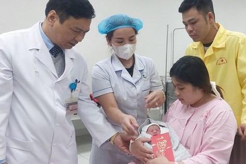 Hải Dương đón công dân nhí 'đặc biệt' sáng mồng 1 Tết