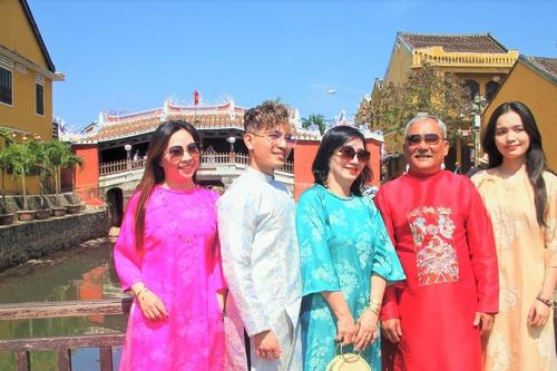 Quảng Nam: Du khách du xuân phố cổ Hội An đầu năm mới