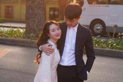 Lương Xuân Trường hiếm hoi khoe ảnh vợ giám đốc