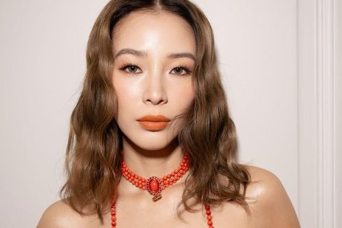 Irene Kim cưới ở tuổi U40