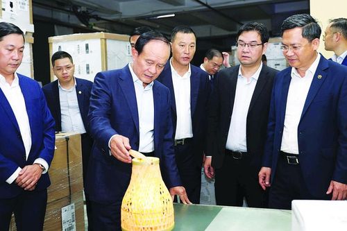 Phát huy mọi nguồn lực, khai thác lợi thế để bứt phá