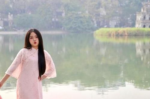 Giới trẻ Việt khơi dậy niềm tự hào từ trang phục truyền thống ngày Tết
